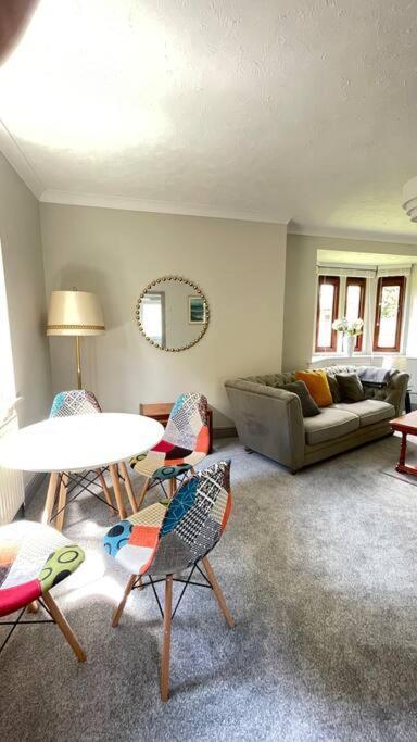 Gatelodge - Charming 2-bed Cottage, - Sleeps 3 Holiday home Exmouth