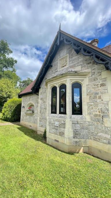 Gatelodge - Charming 2-bed Cottage, - Sleeps 3