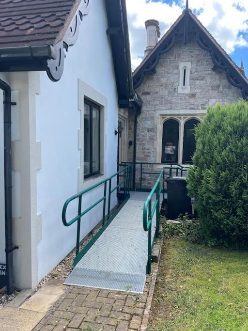 Gatelodge - Charming 2-bed Cottage, - Sleeps 3 Holiday home Exmouth