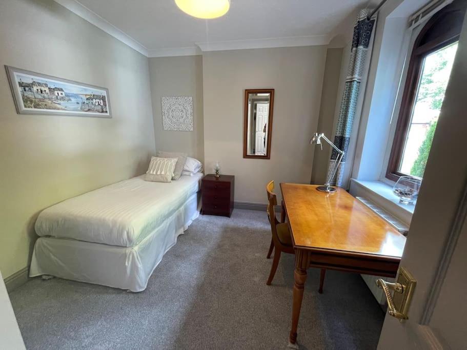 Gatelodge - Charming 2-bed Cottage, - Sleeps 3 Holiday home *